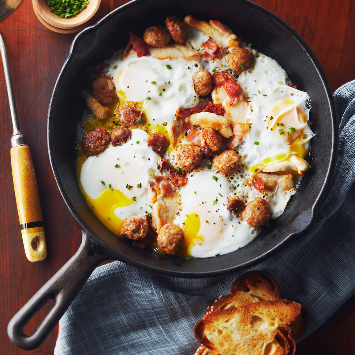 The 8 Best Egg Pans To Cook Your Favorite All-Day Breakfast - The